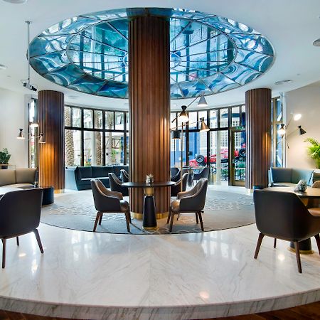 Le Meridien Abu Dabi Exterior foto The lobby of the hotel