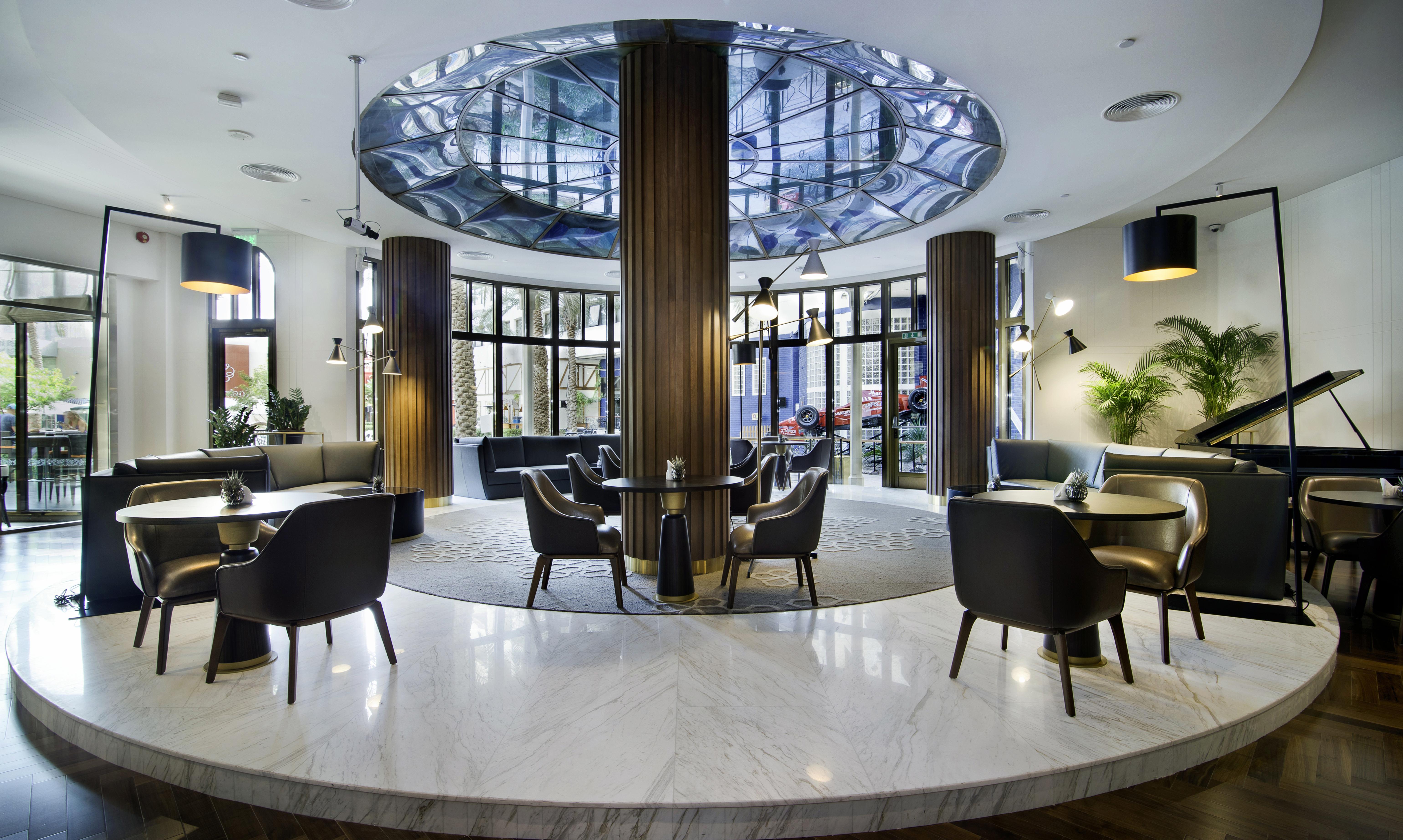 Le Meridien Abu Dabi Exterior foto The lobby of the hotel