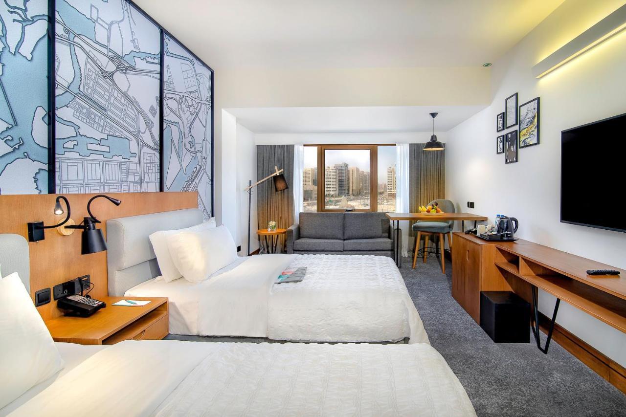 Le Meridien Abu Dabi Exterior foto A room at the hotel