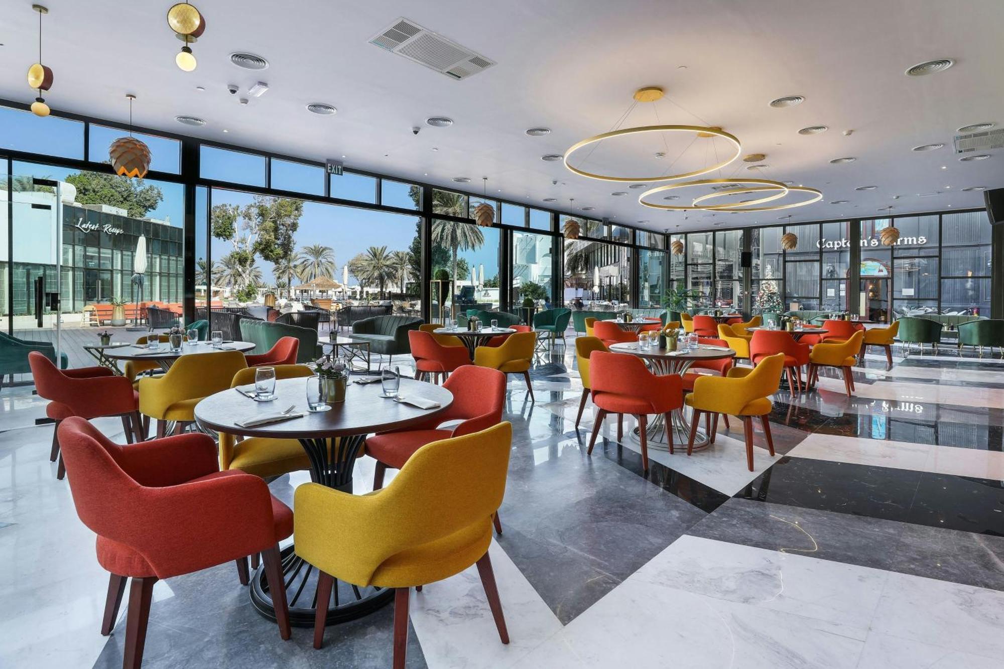 Le Meridien Abu Dabi Exterior foto The restaurant