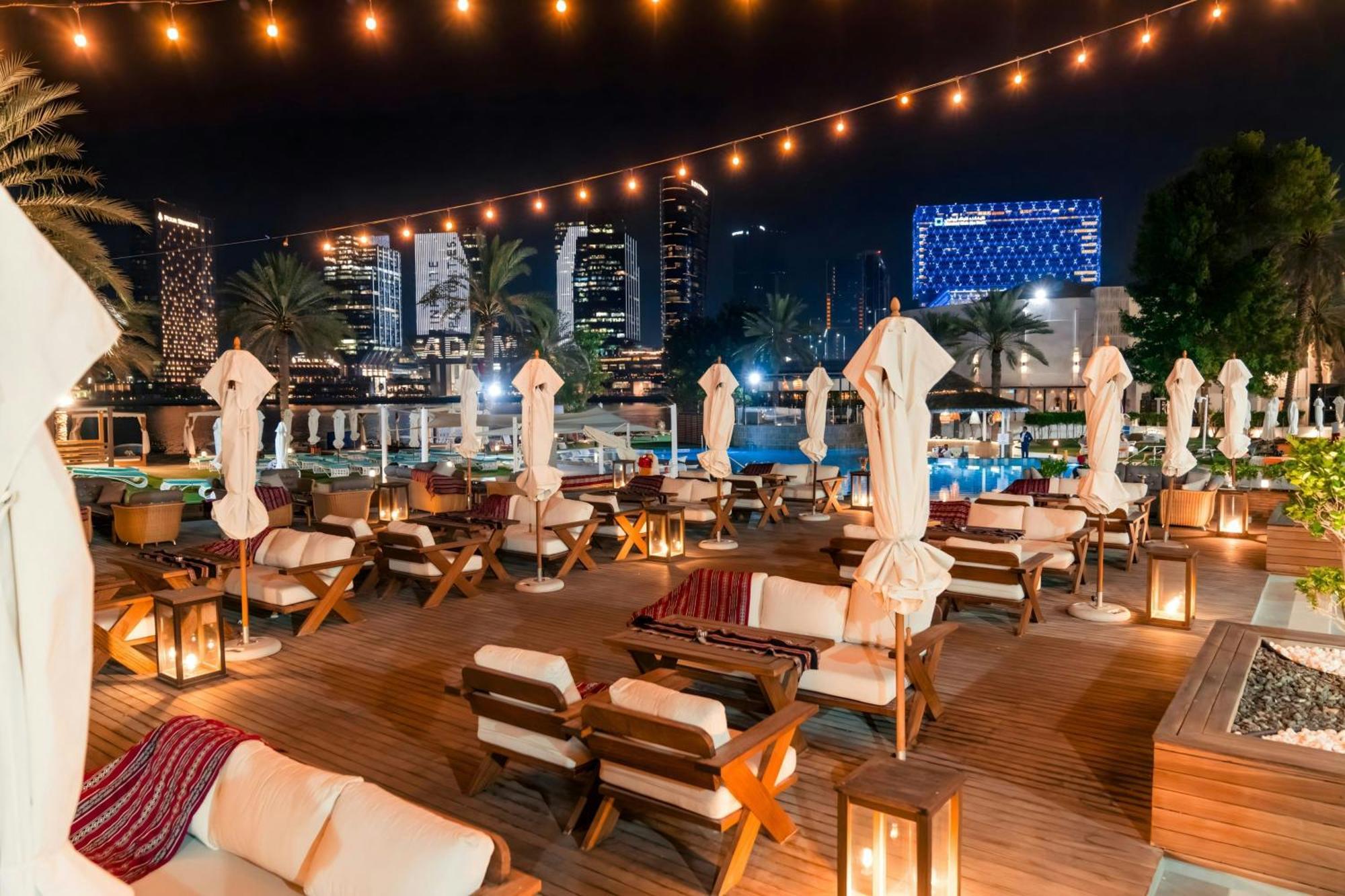 Le Meridien Abu Dabi Exterior foto The Deck